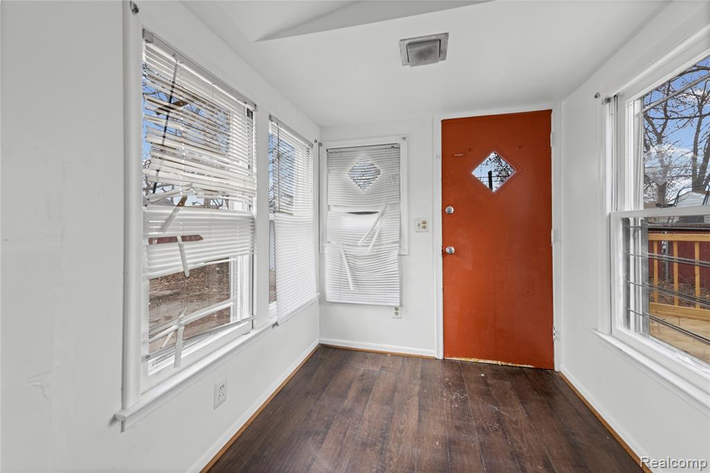 11033 Continental Avenue Property Photo 14