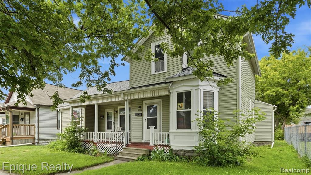 1807 10th Street Property Photo 1