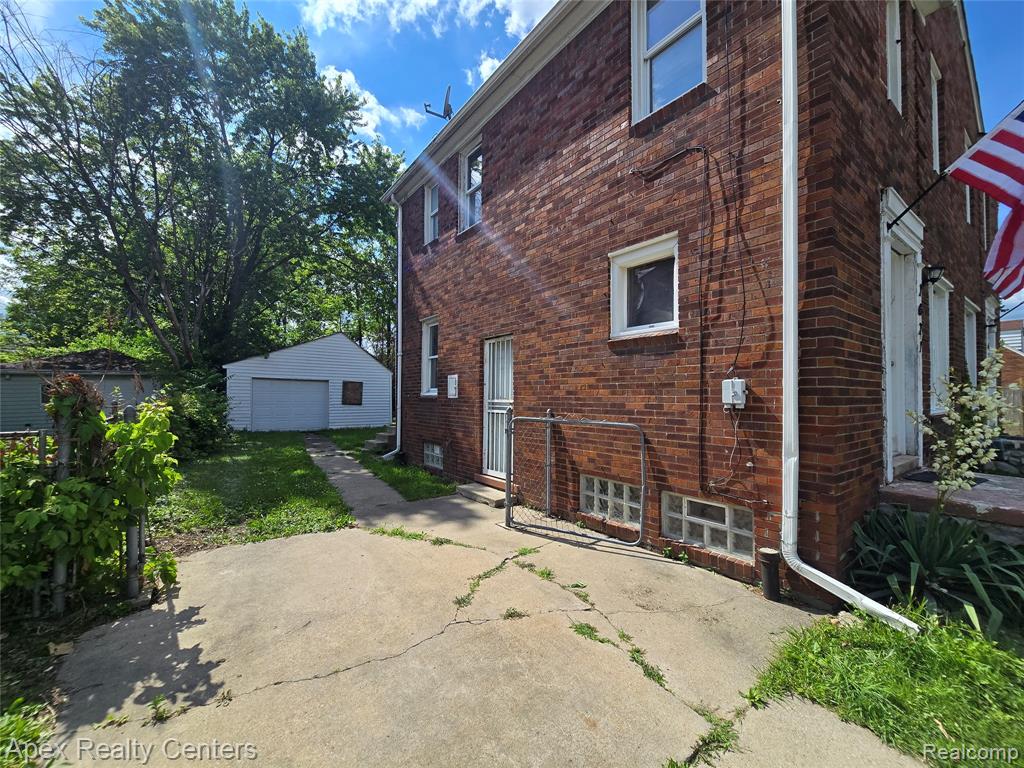 7671 - 7675 Evergreen Avenue Property Photo 4