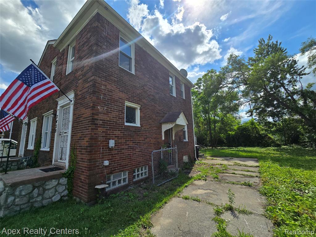 7671 - 7675 Evergreen Avenue Property Photo 7