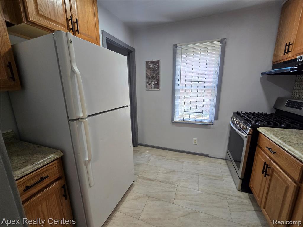 7671 - 7675 Evergreen Avenue Property Photo 20