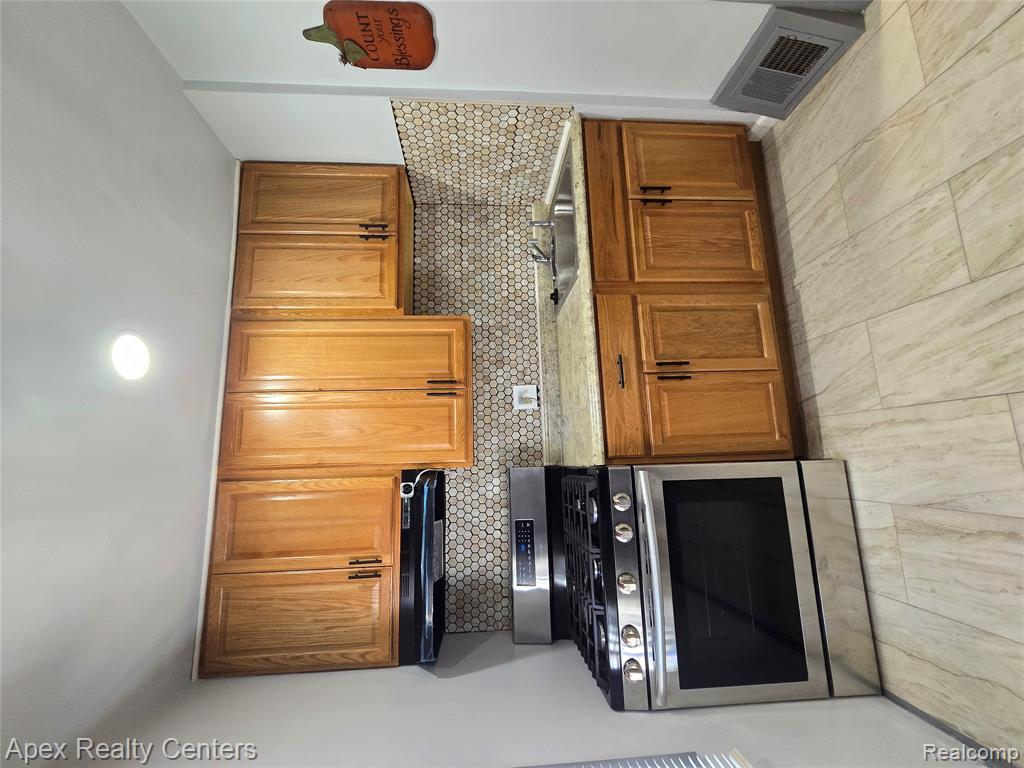 7671 - 7675 Evergreen Avenue Property Photo 22