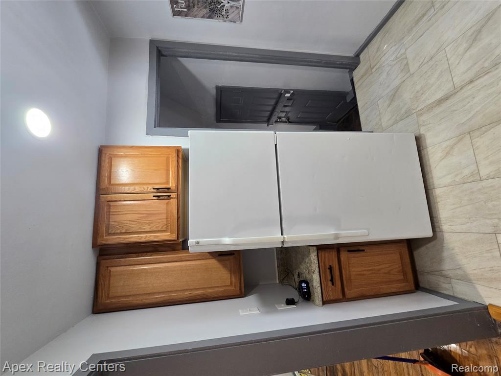 7671 - 7675 Evergreen Avenue Property Photo 24