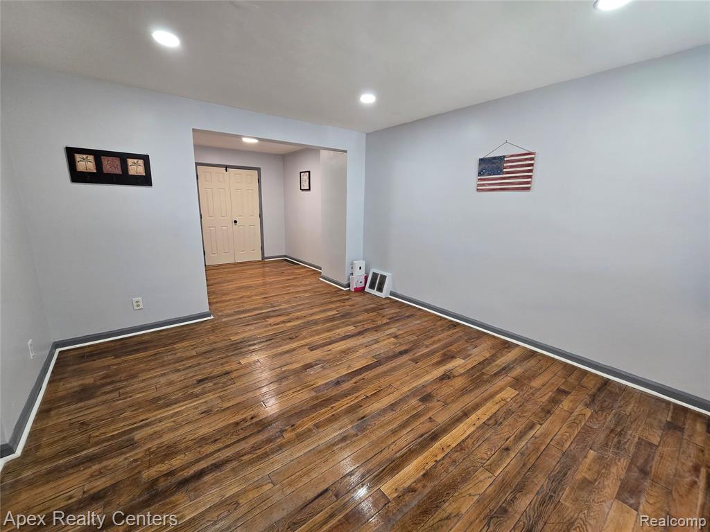 7671 - 7675 Evergreen Avenue Property Photo 29