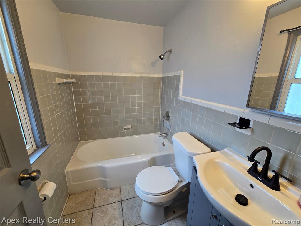 7671 - 7675 Evergreen Avenue Property Photo 36