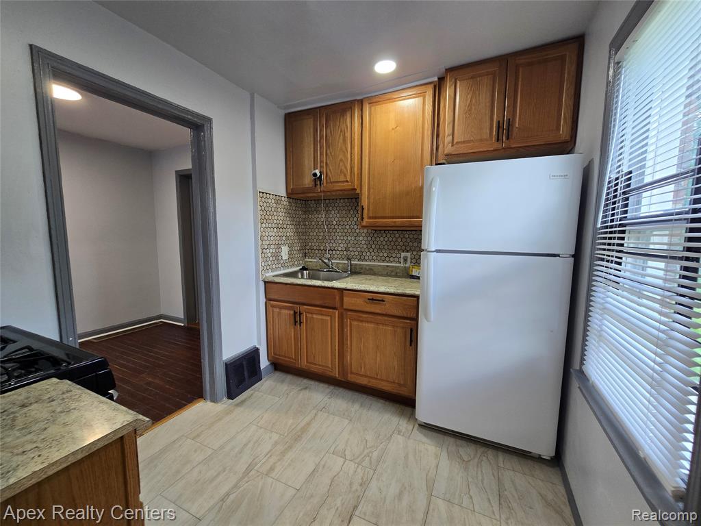 7671 - 7675 Evergreen Avenue Property Photo 68