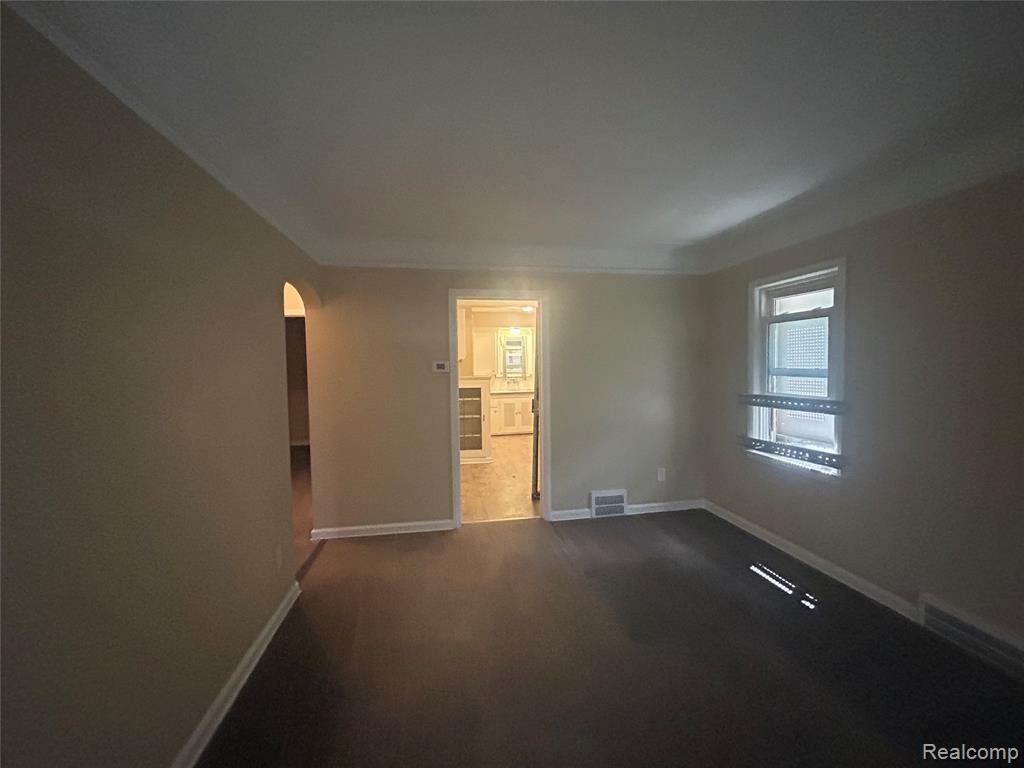 5290 University Place Property Photo 9