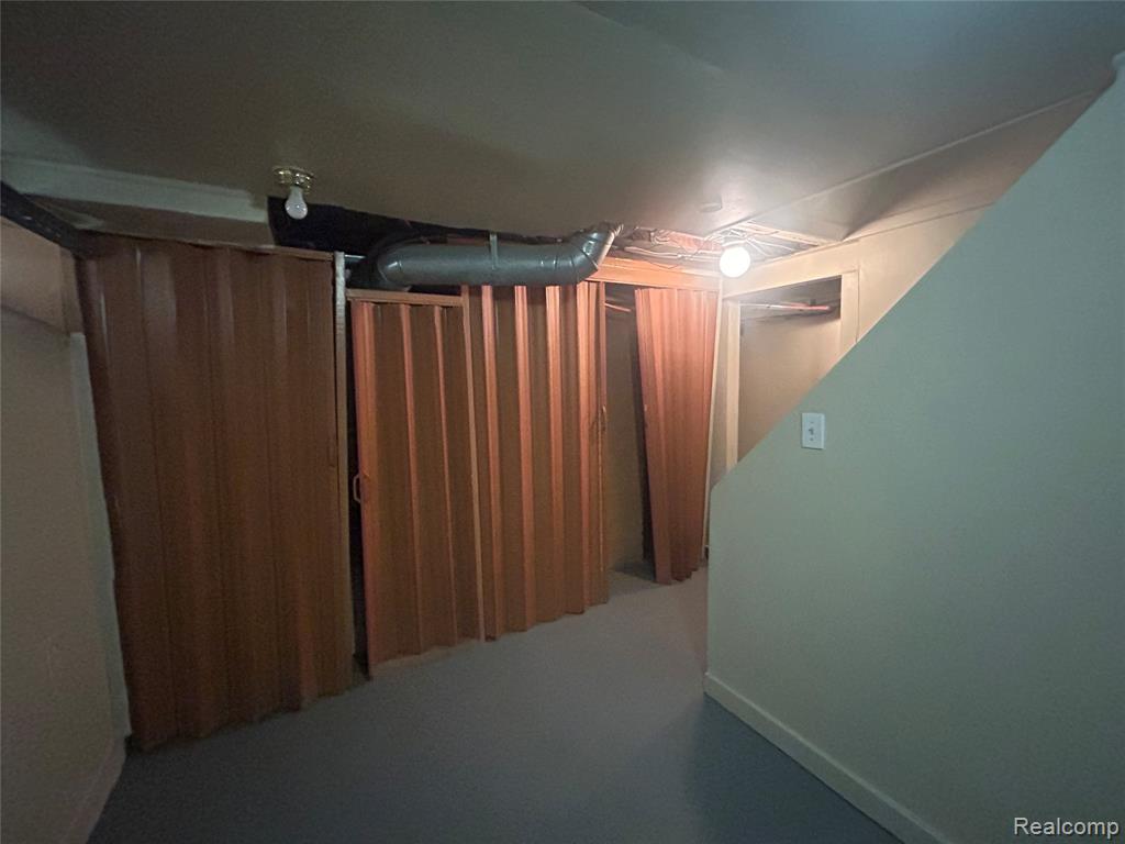 5290 University Place Property Photo 26