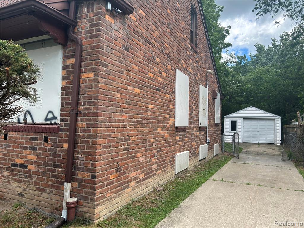 5290 University Place Property Photo 28