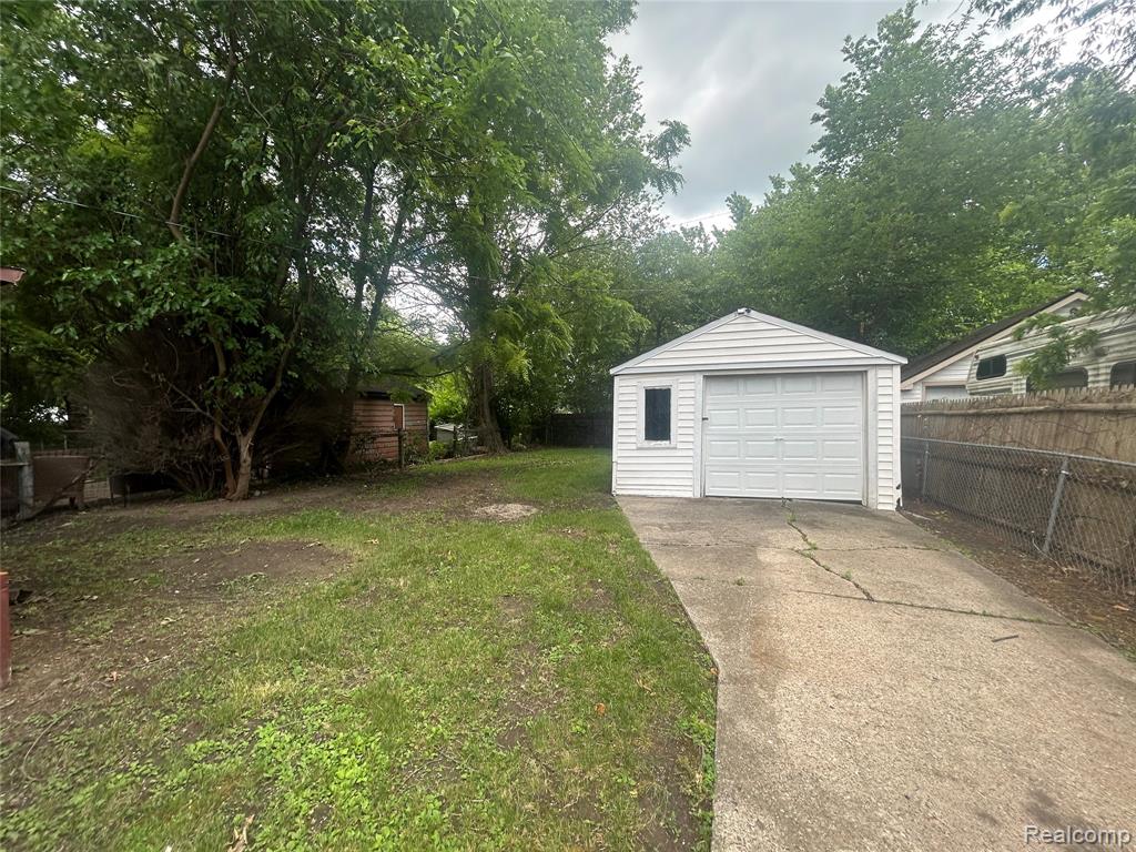 5290 University Place Property Photo 29