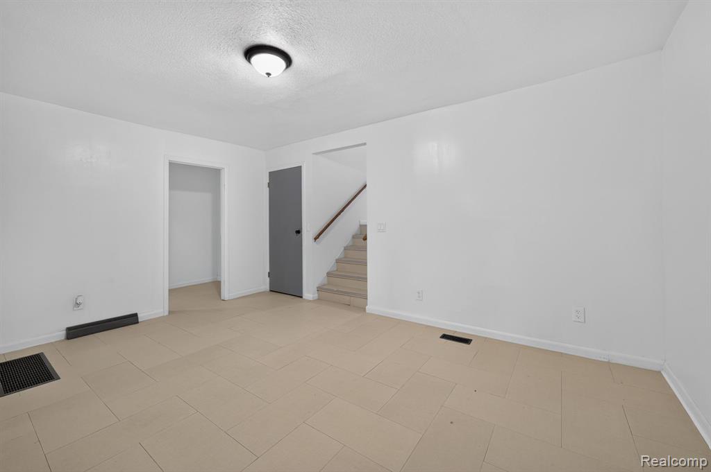 9288 Hilda Lane Property Photo 12