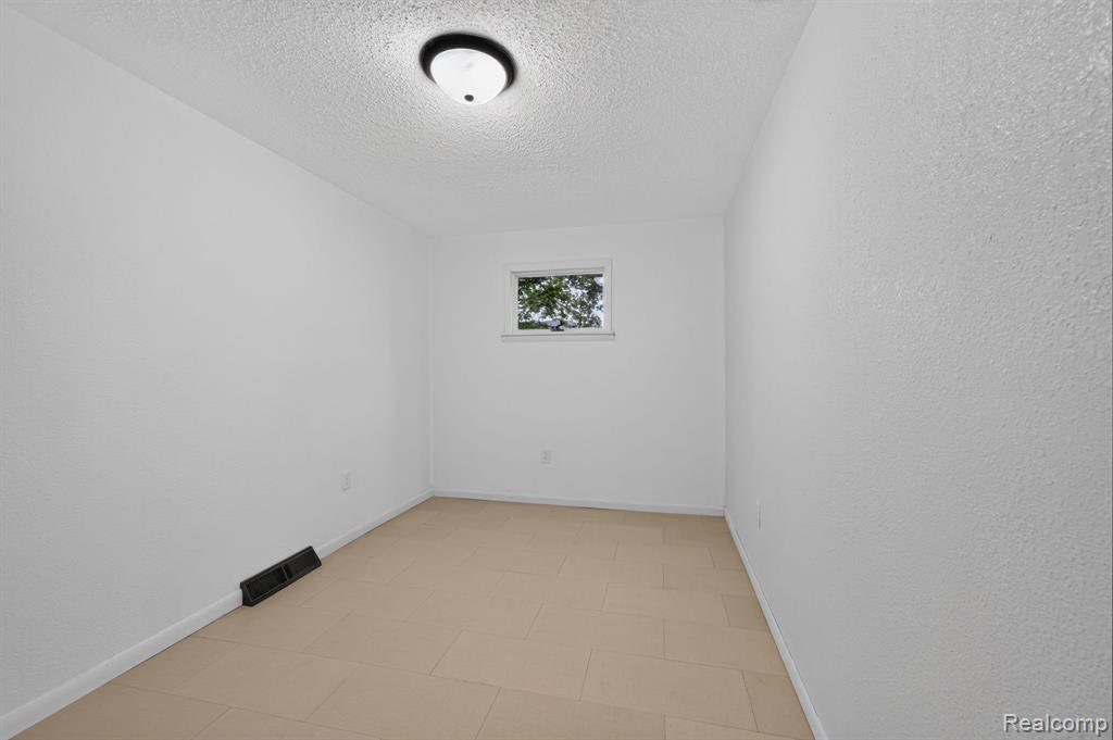 9288 Hilda Lane Property Photo 27