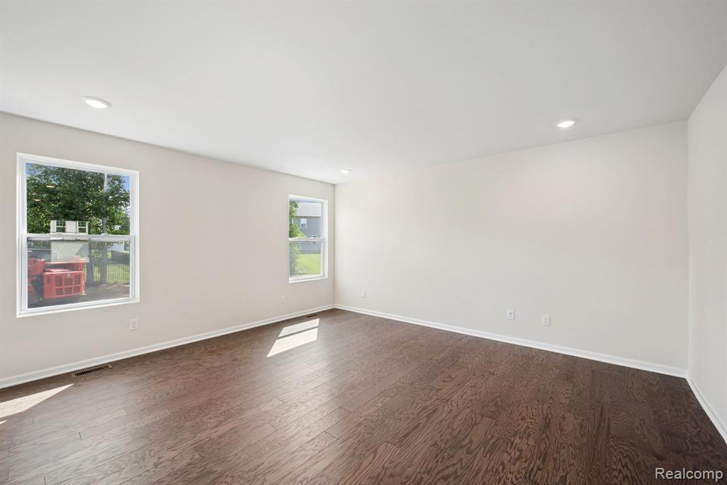 368 Edge Brook Drive Property Photo 10