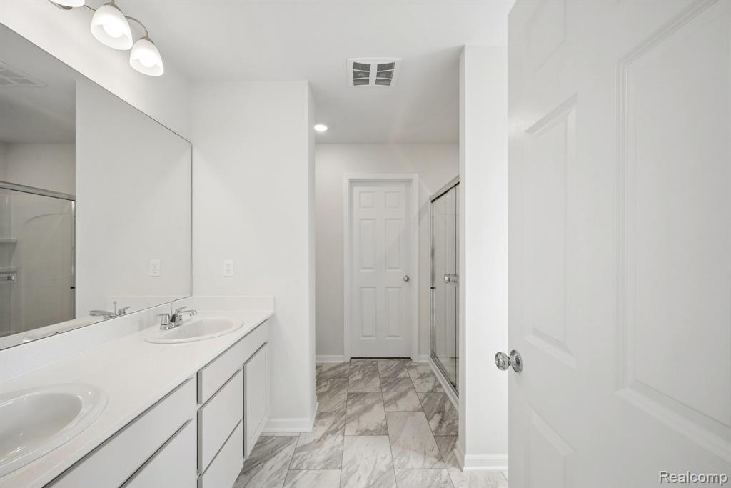 368 Edge Brook Drive Property Photo 14