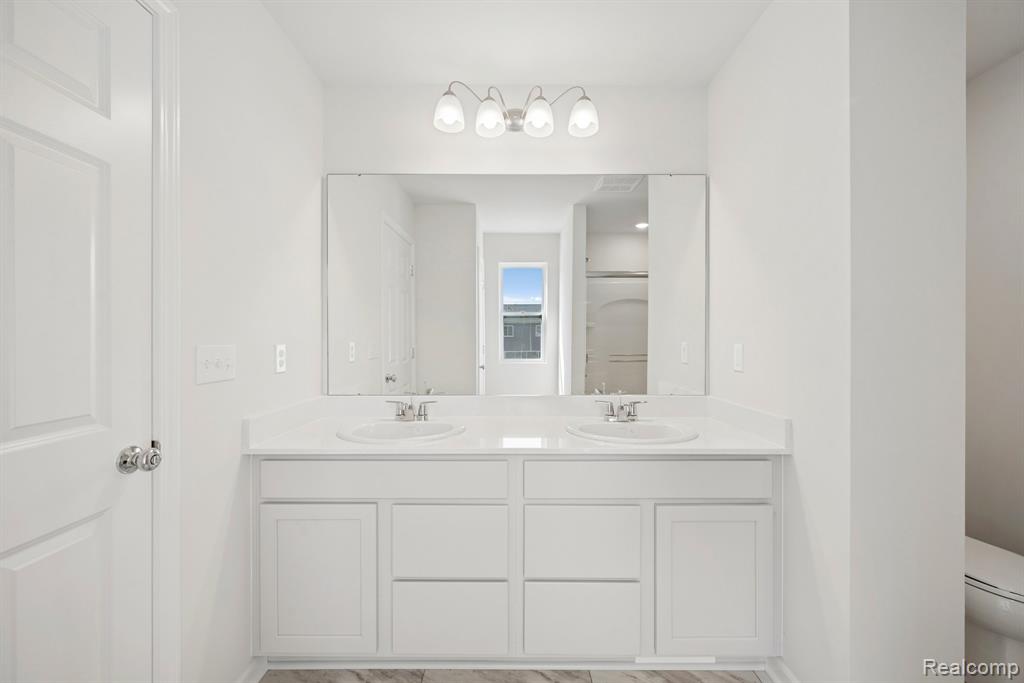 368 Edge Brook Drive Property Photo 15
