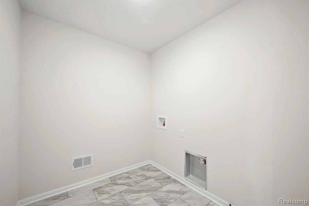 368 Edge Brook Drive Property Photo 22
