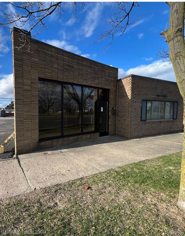 15706 Michigan Avenue Property Photo 1