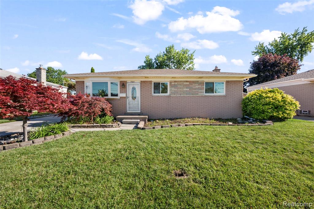 15641 Common Road Property Photo 2
