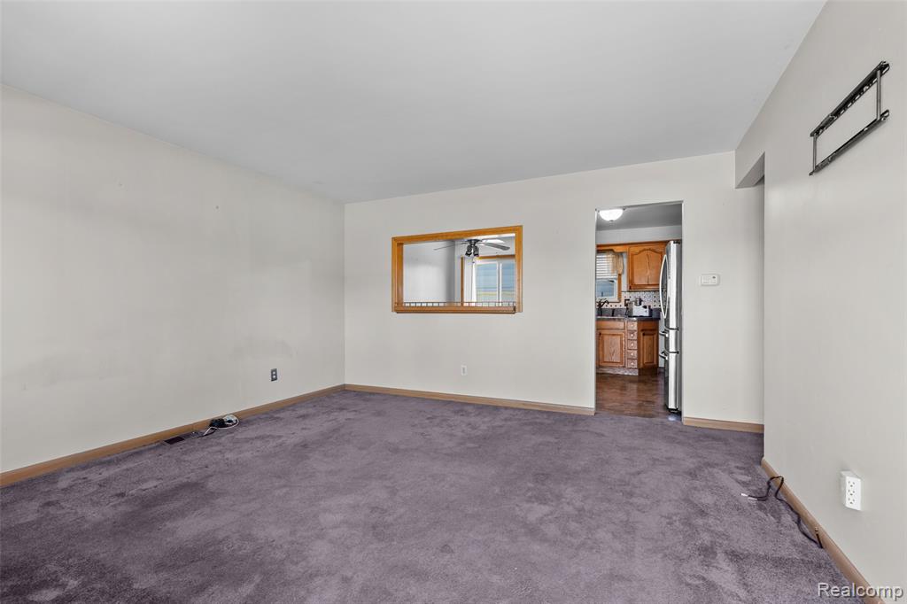 15641 Common Road Property Photo 10