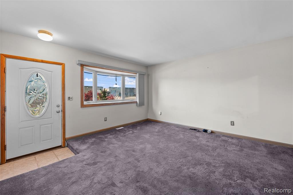 15641 Common Road Property Photo 11