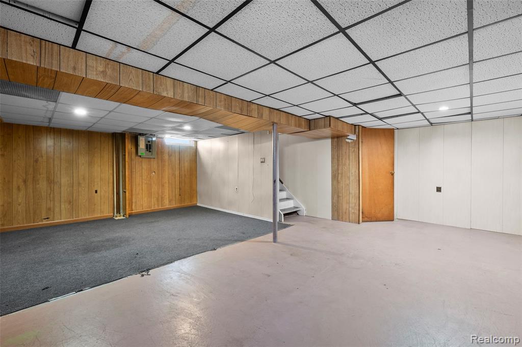15641 Common Road Property Photo 28