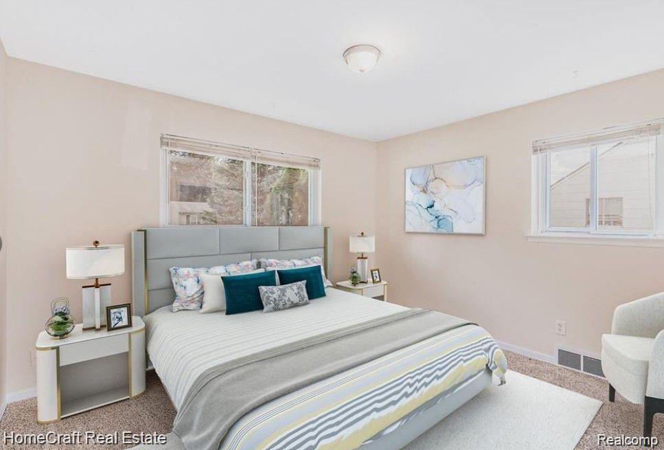 1233 Davis St Property Photo 7