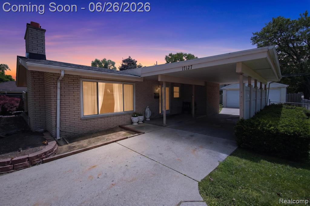 17127 Hamilton Avenue Property Photo 1