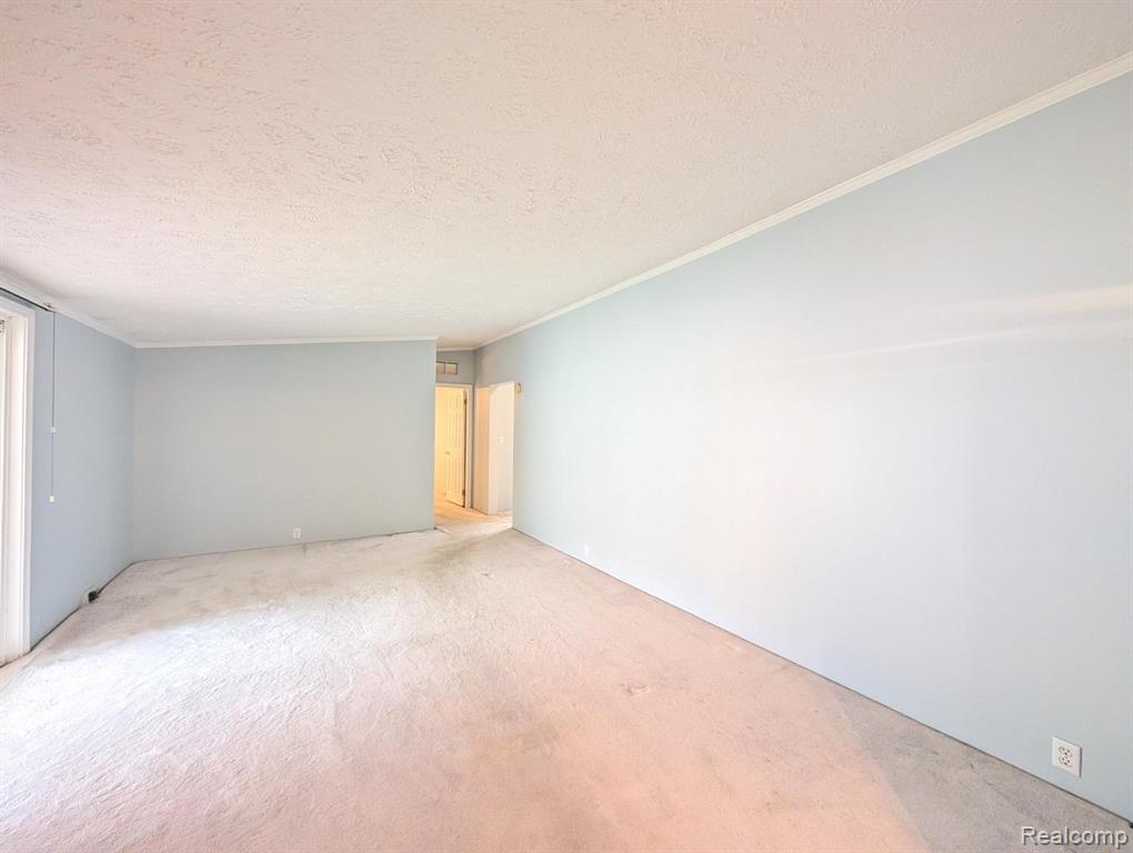 9 Brookfield Property Photo 4