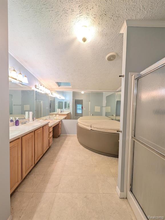 9 Brookfield Property Photo 12