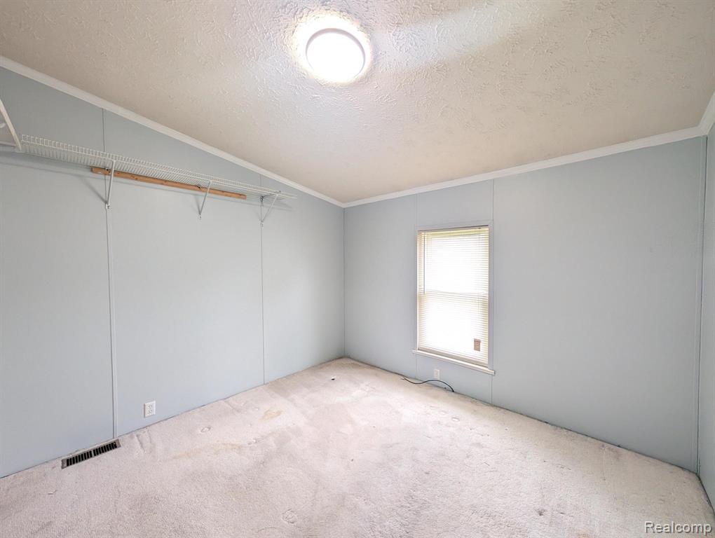 9 Brookfield Property Photo 14