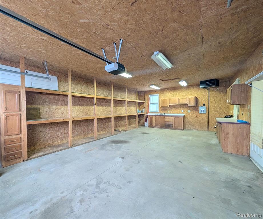 9 Brookfield Property Photo 15
