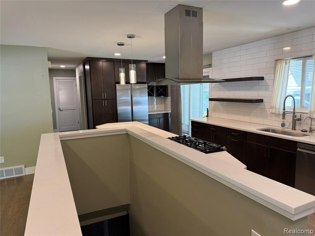 1103 Ravenwood Street Property Photo 11