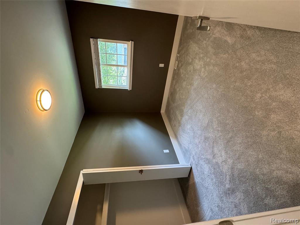 1103 Ravenwood Street Property Photo 14