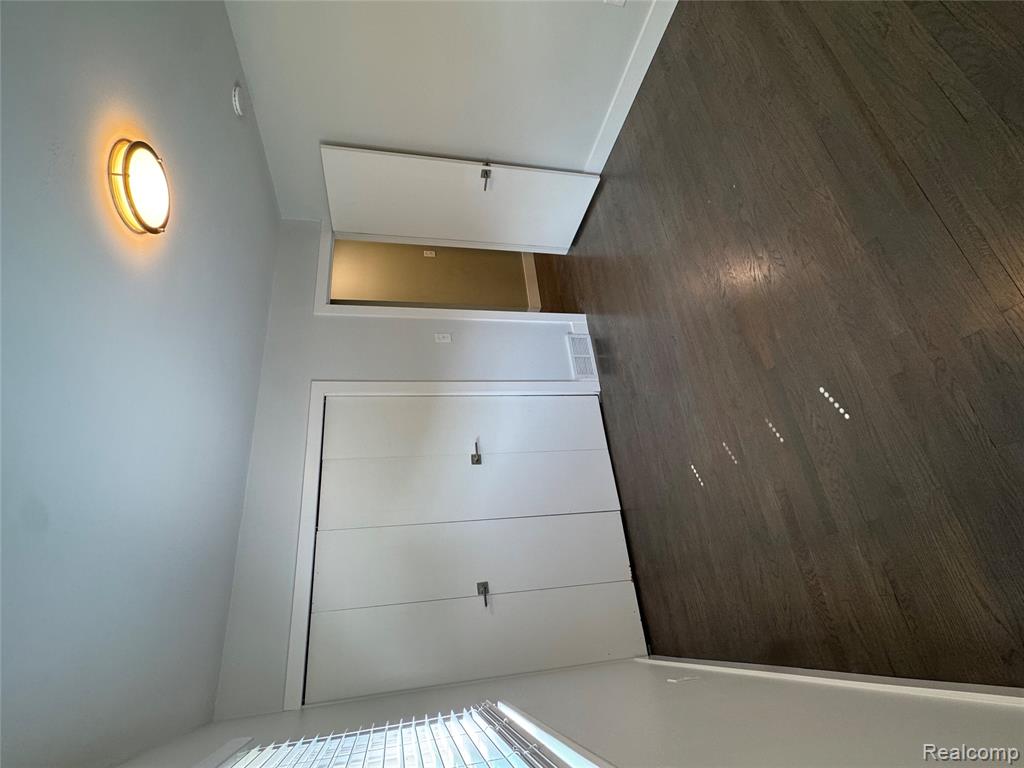 1103 Ravenwood Street Property Photo 17