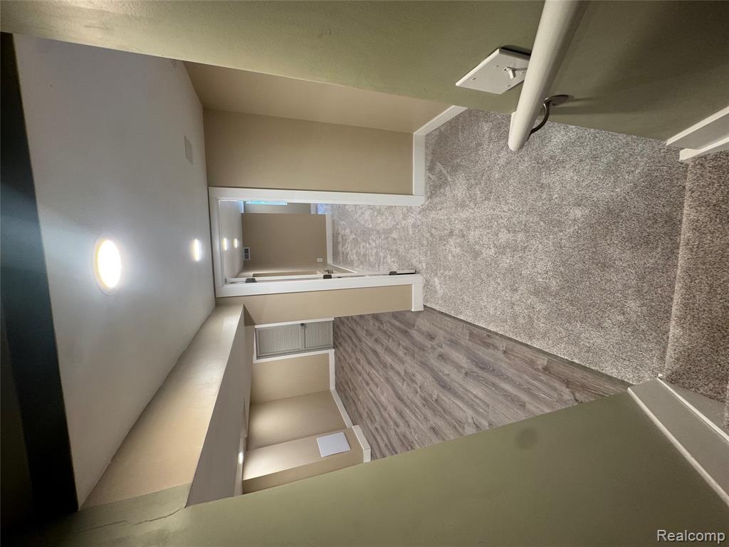 1103 Ravenwood Street Property Photo 20