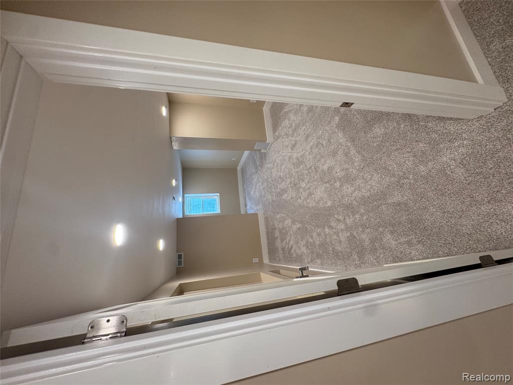 1103 Ravenwood Street Property Photo 23