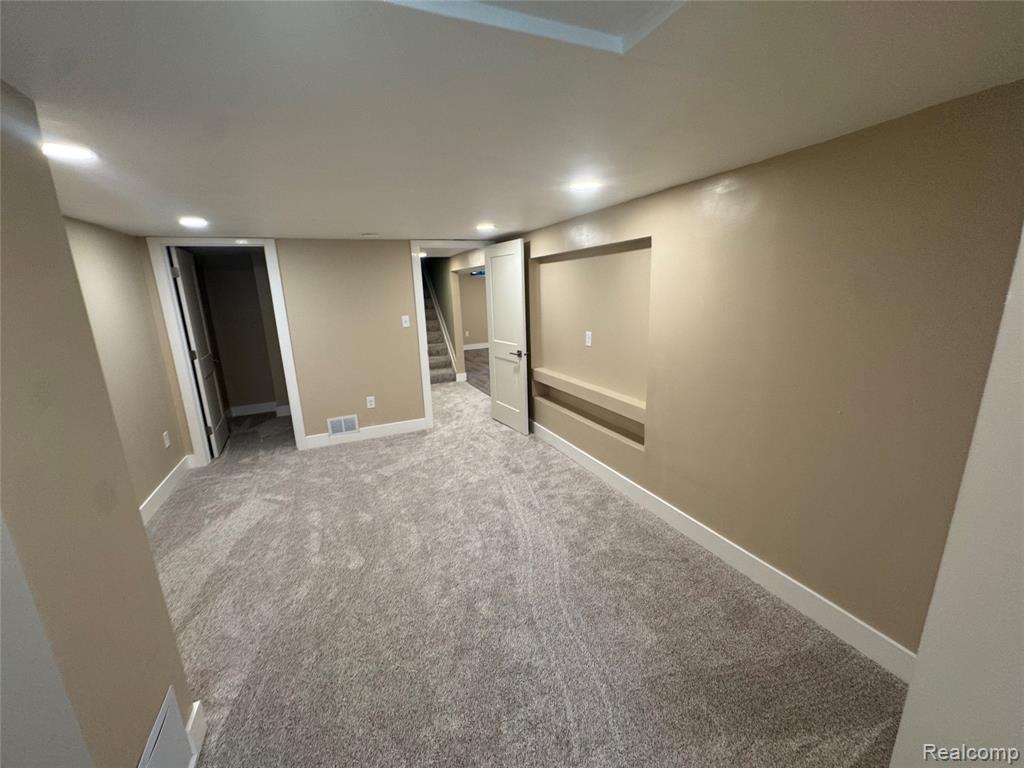 1103 Ravenwood Street Property Photo 24