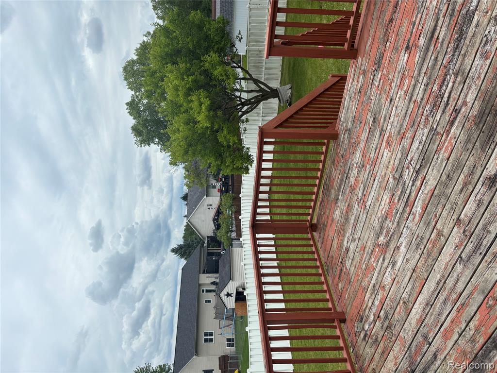 7129 Parkridge Parkway Property Photo 4