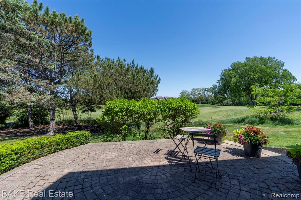 15396 Bay Hill Drive Property Photo 7