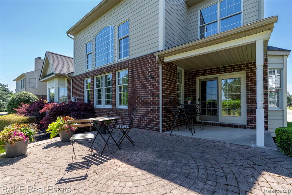 15396 Bay Hill Drive Property Photo 8