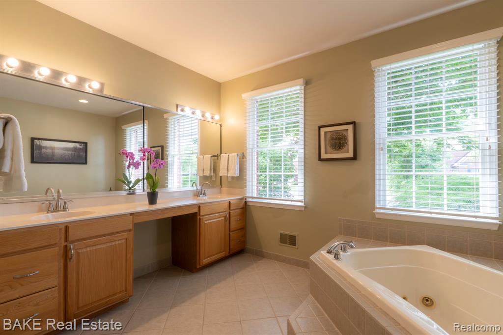 15396 Bay Hill Drive Property Photo 33