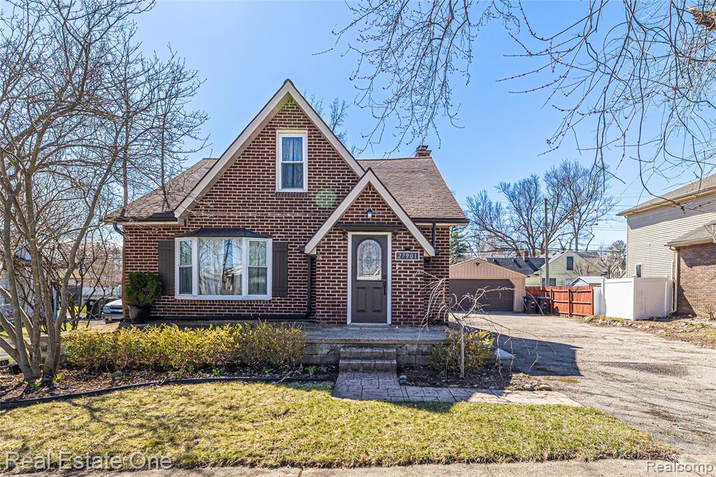 27901 Long Street Property Photo 1