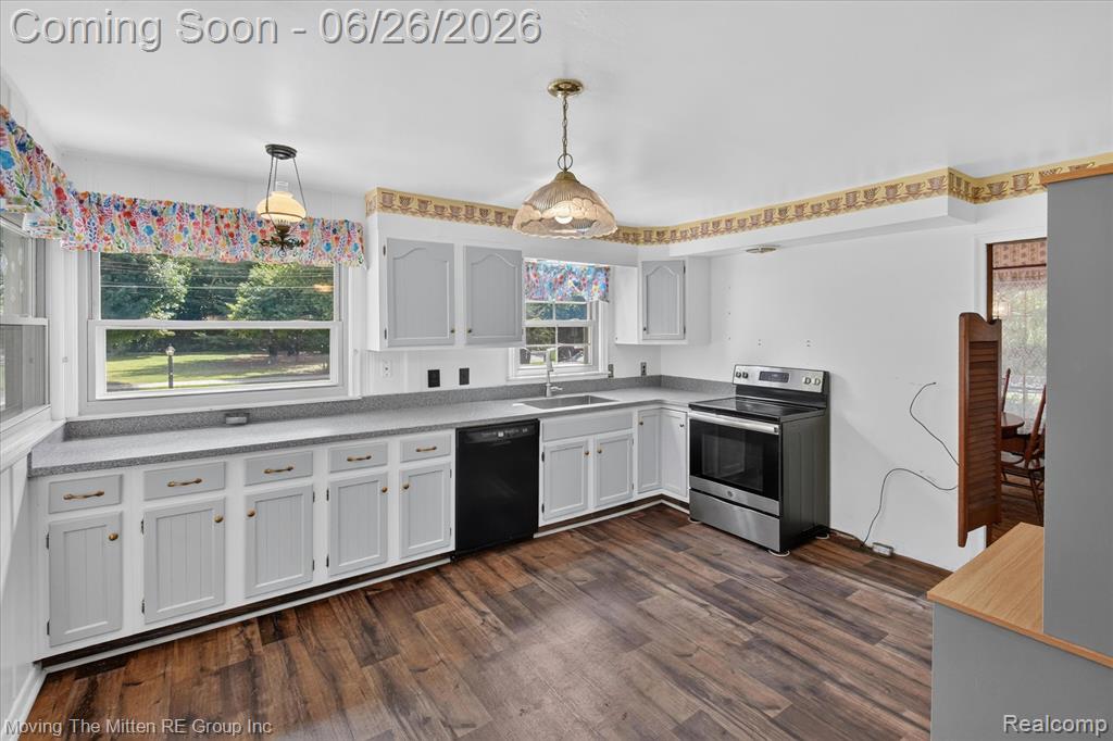 46800 W 11 Mile Road Property Photo 13