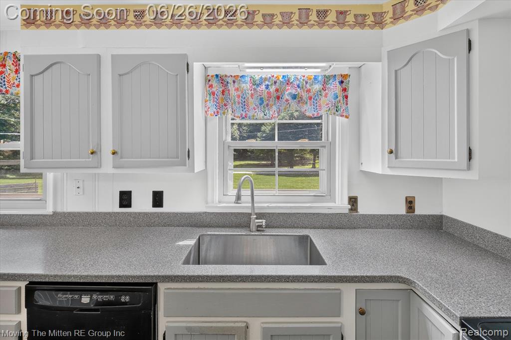 46800 W 11 Mile Road Property Photo 15