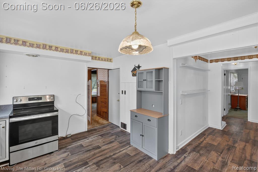 46800 W 11 Mile Road Property Photo 16