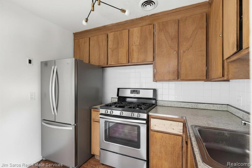 17160 Gravier Street Property Photo 3