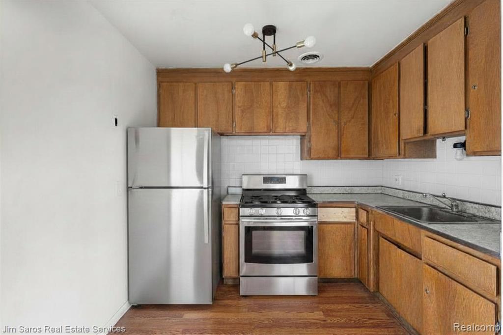 17160 Gravier Street Property Photo 8