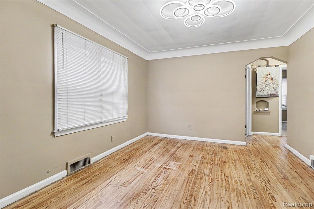 17333 Mansfield Street Property Photo 9