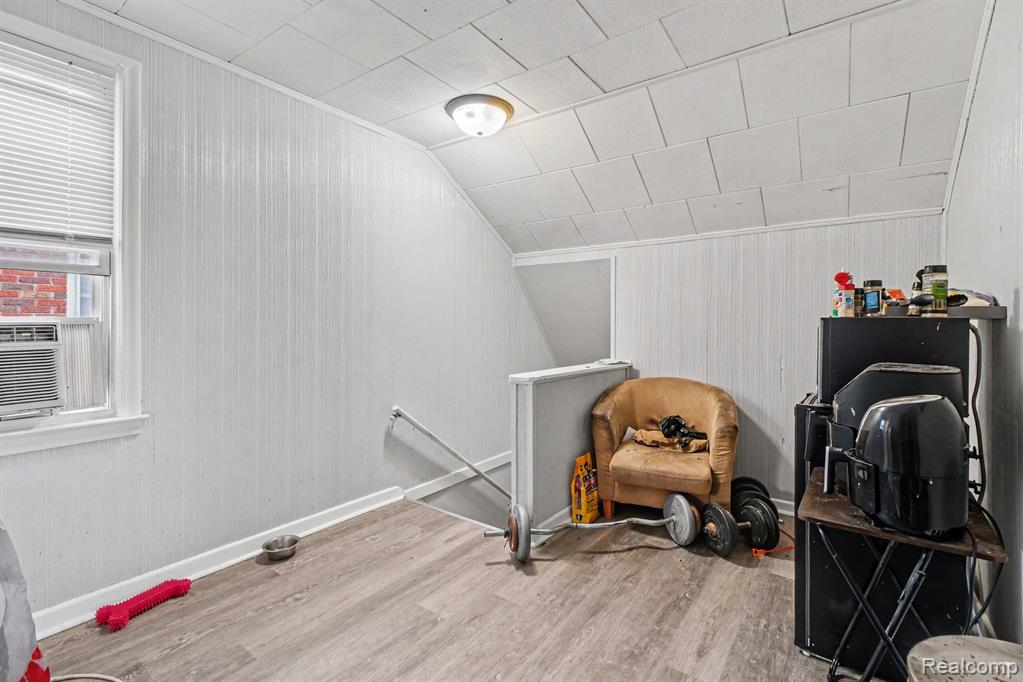 17333 Mansfield Street Property Photo 23