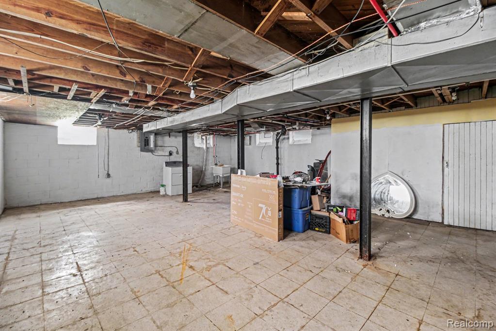 17333 Mansfield Street Property Photo 29